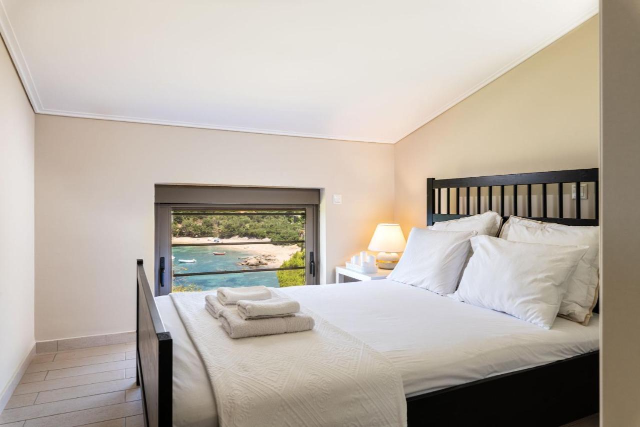 Villa Idyle - Beachfront Residence Tragána Dış mekan fotoğraf