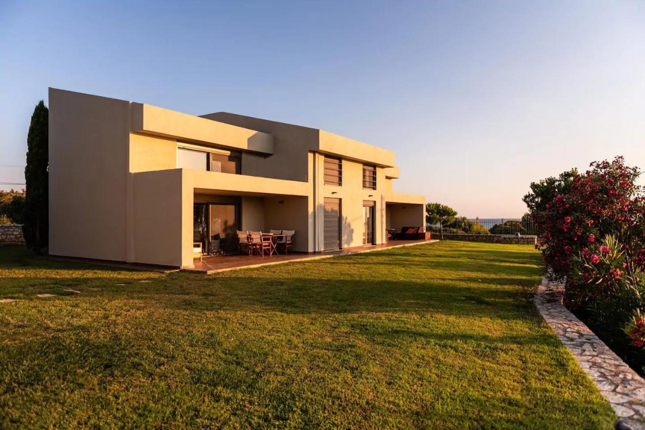 Villa Idyle - Beachfront Residence Tragána Dış mekan fotoğraf
